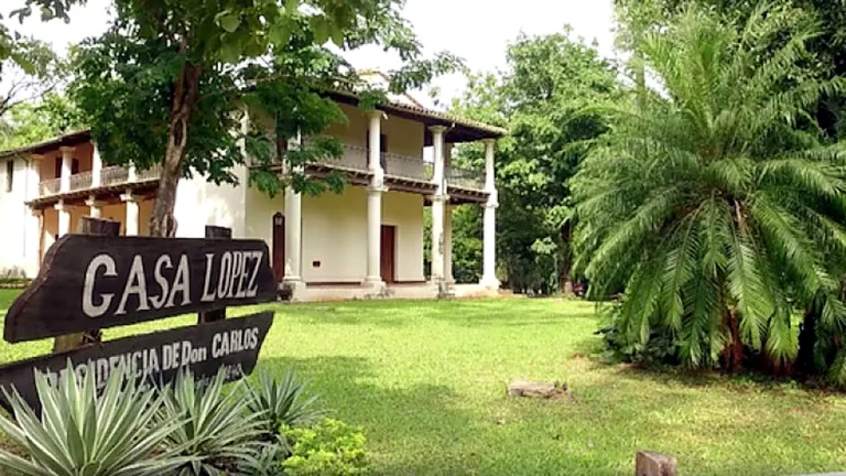 Antigua entrada a casa de los López