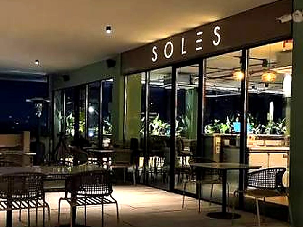 Fachada de Soles en el World Trade Center Asunción